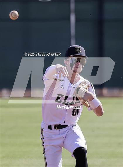 Thumbnail 3 in Fountain Hills vs Round Valley (AIA  2A Champioship Round 1)  photogallery.