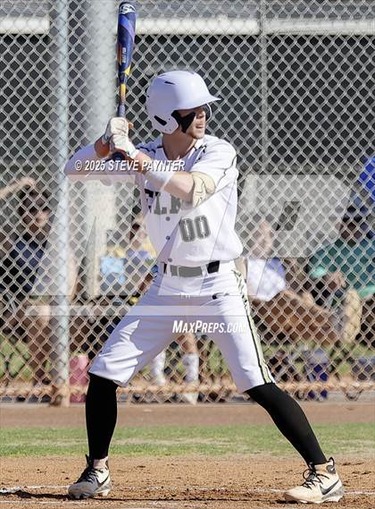 Thumbnail 1 in Fountain Hills vs Round Valley (AIA  2A Champioship Round 1)  photogallery.