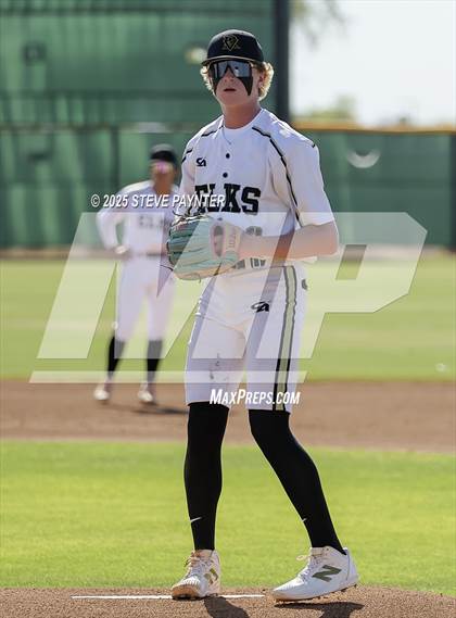 Thumbnail 1 in Fountain Hills vs Round Valley (AIA  2A Champioship Round 1)  photogallery.