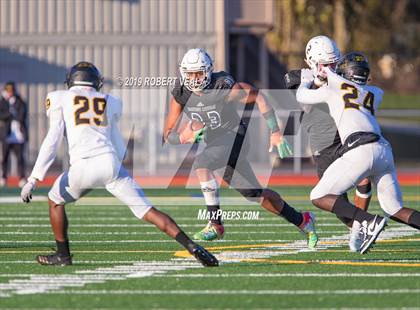 Thumbnail 3 in Lincoln vs Eastside Catholic (WIAA 3A Semifinal) photogallery.