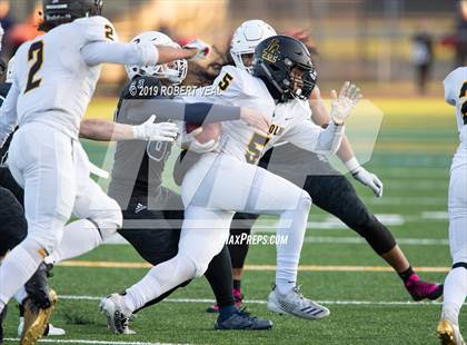Thumbnail 3 in Lincoln vs Eastside Catholic (WIAA 3A Semifinal) photogallery.