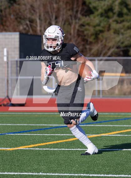 Thumbnail 3 in Lincoln vs Eastside Catholic (WIAA 3A Semifinal) photogallery.
