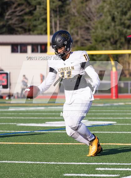 Thumbnail 1 in Lincoln vs Eastside Catholic (WIAA 3A Semifinal) photogallery.