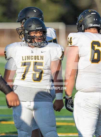 Thumbnail 2 in Lincoln vs Eastside Catholic (WIAA 3A Semifinal) photogallery.