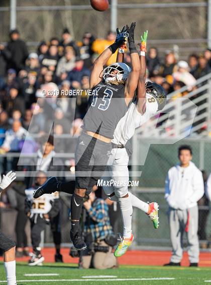 Thumbnail 3 in Lincoln vs Eastside Catholic (WIAA 3A Semifinal) photogallery.
