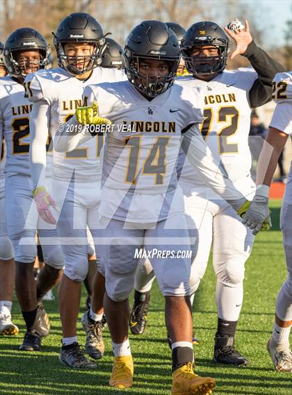 Thumbnail 1 in Lincoln vs Eastside Catholic (WIAA 3A Semifinal) photogallery.