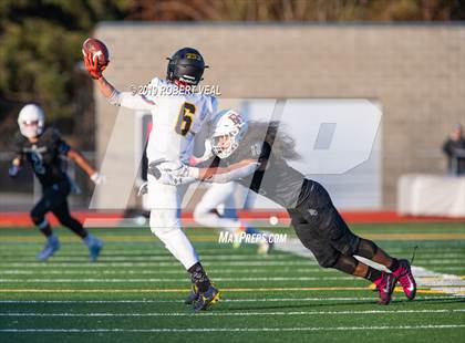 Thumbnail 2 in Lincoln vs Eastside Catholic (WIAA 3A Semifinal) photogallery.
