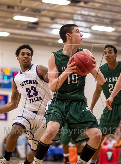 Thumbnail 3 in Loudoun Valley vs Potomac Falls (Dulles District Final) photogallery.