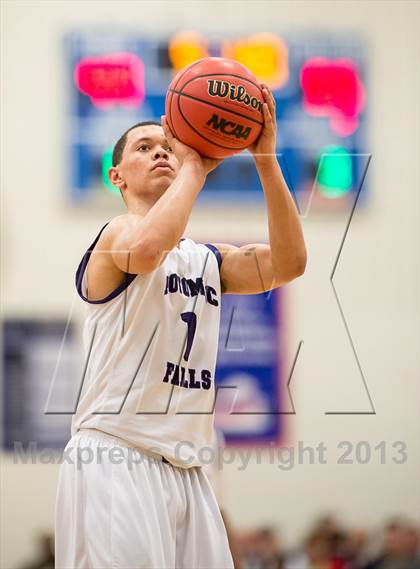 Thumbnail 1 in Loudoun Valley vs Potomac Falls (Dulles District Final) photogallery.