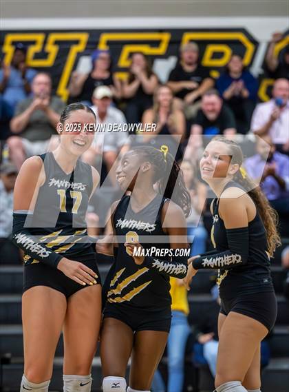 Thumbnail 1 in Agoura @ Newbury Park photogallery.