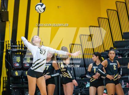 Thumbnail 1 in Agoura @ Newbury Park photogallery.