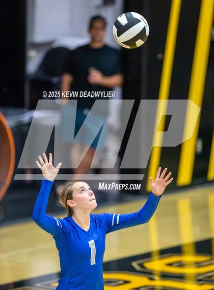 Thumbnail 1 in Agoura @ Newbury Park photogallery.