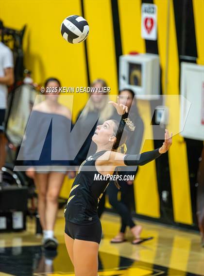 Thumbnail 1 in Agoura @ Newbury Park photogallery.