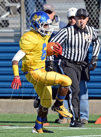 Thumbnail 1 in Babylon vs. Roosevelt (Long Island Class IV Final) photogallery.