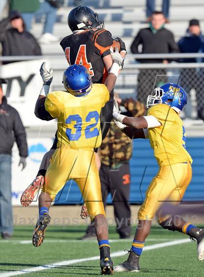 Thumbnail 3 in Babylon vs. Roosevelt (Long Island Class IV Final) photogallery.