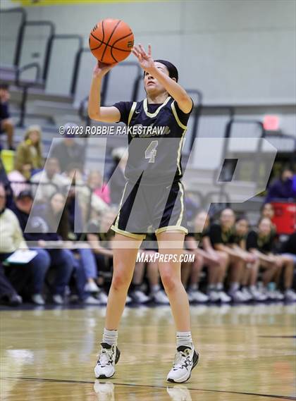 Thumbnail 2 in Palmer vs Scurry-Rosser (Play-in Playoff Game) photogallery.
