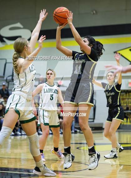 Thumbnail 3 in Palmer vs Scurry-Rosser (Play-in Playoff Game) photogallery.