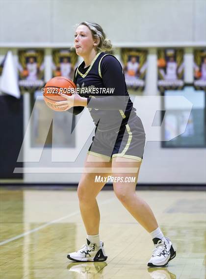 Thumbnail 2 in Palmer vs Scurry-Rosser (Play-in Playoff Game) photogallery.