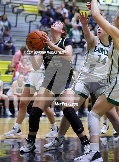 Thumbnail 2 in Palmer vs Scurry-Rosser (Play-in Playoff Game) photogallery.