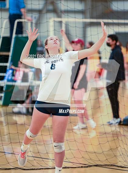 Thumbnail 2 in Del Norte vs Westview (Southern California Invitational) photogallery.