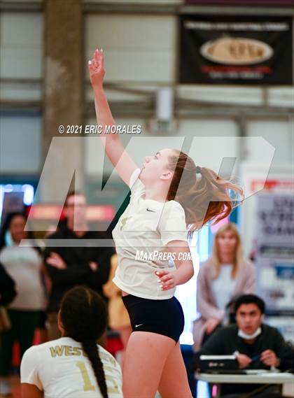 Thumbnail 1 in Del Norte vs Westview (Southern California Invitational) photogallery.