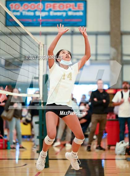 Thumbnail 3 in Del Norte vs Westview (Southern California Invitational) photogallery.