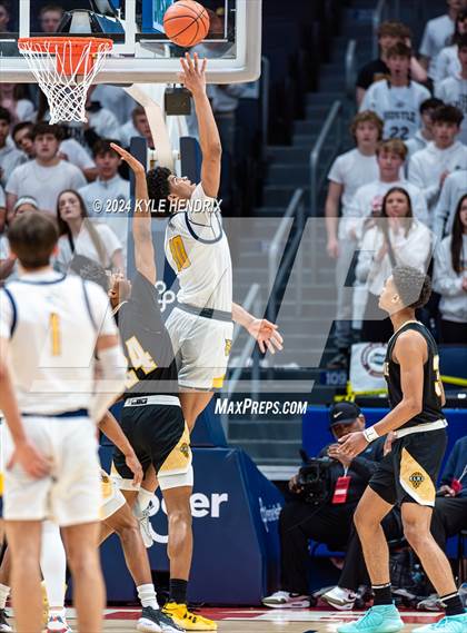 Thumbnail 1 in St. Ignatius vs. Centerville (OHSAA Division I Final) photogallery.