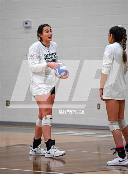 Thumbnail 1 in McMullen County vs Neches (UIL 1A Region IV Semifinal) photogallery.