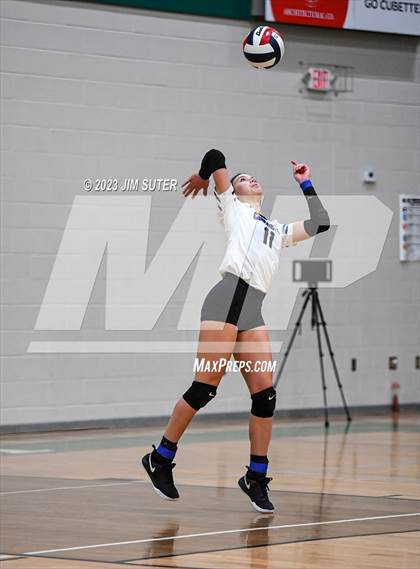 Thumbnail 3 in McMullen County vs Neches (UIL 1A Region IV Semifinal) photogallery.