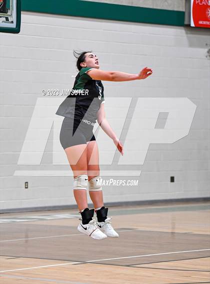 Thumbnail 1 in McMullen County vs Neches (UIL 1A Region IV Semifinal) photogallery.