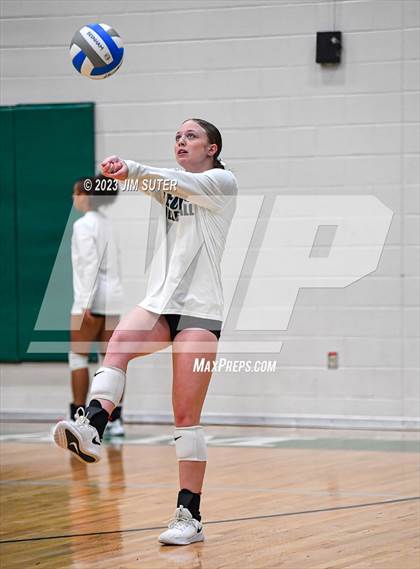 Thumbnail 1 in McMullen County vs Neches (UIL 1A Region IV Semifinal) photogallery.