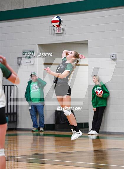 Thumbnail 1 in McMullen County vs Neches (UIL 1A Region IV Semifinal) photogallery.