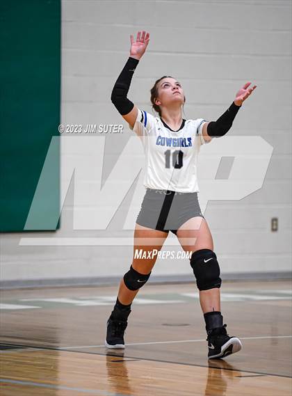 Thumbnail 2 in McMullen County vs Neches (UIL 1A Region IV Semifinal) photogallery.