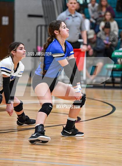 Thumbnail 3 in McMullen County vs Neches (UIL 1A Region IV Semifinal) photogallery.