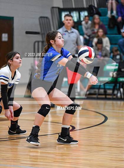 Thumbnail 1 in McMullen County vs Neches (UIL 1A Region IV Semifinal) photogallery.