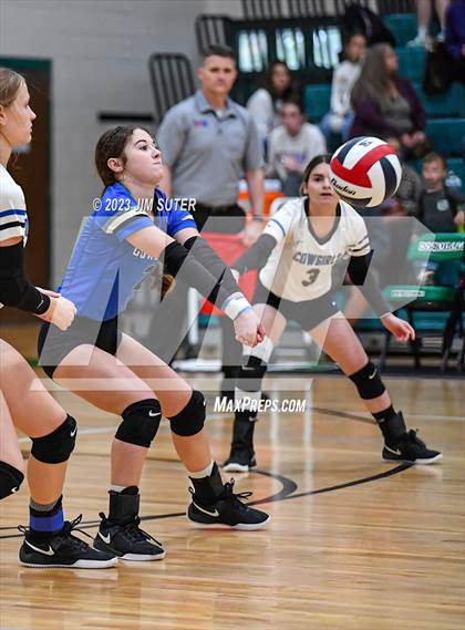 Thumbnail 2 in McMullen County vs Neches (UIL 1A Region IV Semifinal) photogallery.