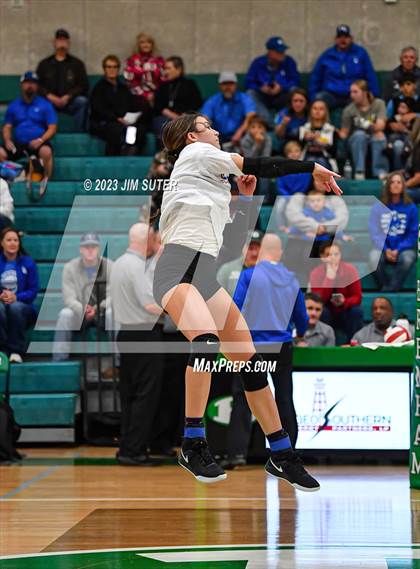 Thumbnail 1 in McMullen County vs Neches (UIL 1A Region IV Semifinal) photogallery.