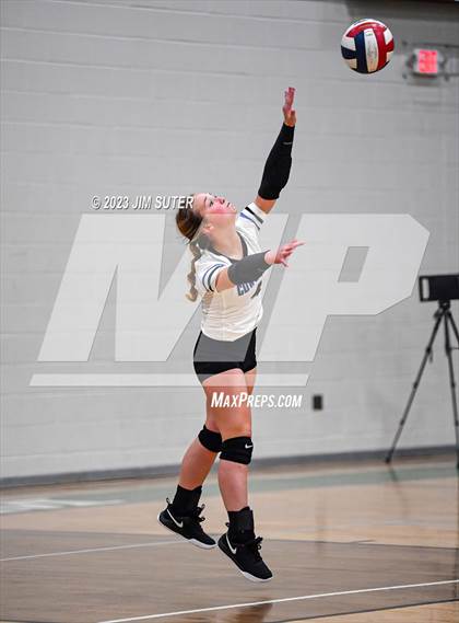 Thumbnail 2 in McMullen County vs Neches (UIL 1A Region IV Semifinal) photogallery.