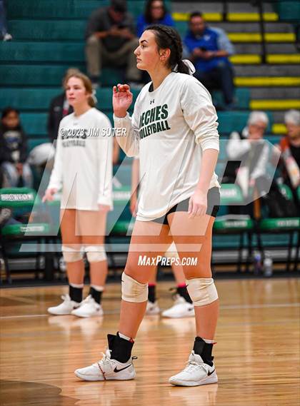 Thumbnail 1 in McMullen County vs Neches (UIL 1A Region IV Semifinal) photogallery.