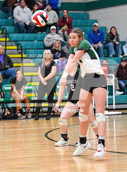 Thumbnail 1 in McMullen County vs Neches (UIL 1A Region IV Semifinal) photogallery.