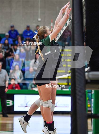 Thumbnail 1 in McMullen County vs Neches (UIL 1A Region IV Semifinal) photogallery.