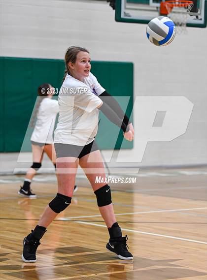 Thumbnail 1 in McMullen County vs Neches (UIL 1A Region IV Semifinal) photogallery.