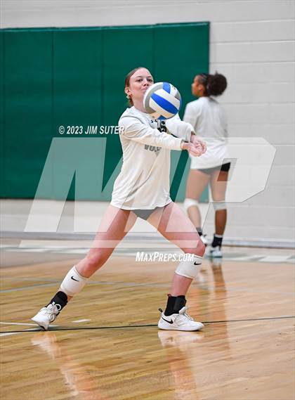 Thumbnail 1 in McMullen County vs Neches (UIL 1A Region IV Semifinal) photogallery.