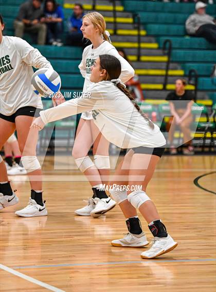 Thumbnail 3 in McMullen County vs Neches (UIL 1A Region IV Semifinal) photogallery.