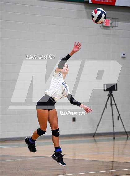 Thumbnail 2 in McMullen County vs Neches (UIL 1A Region IV Semifinal) photogallery.