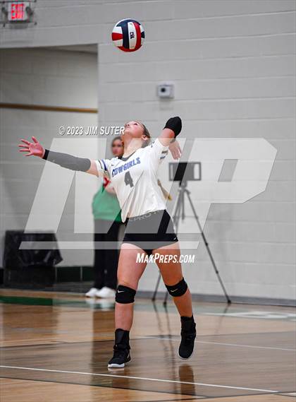Thumbnail 1 in McMullen County vs Neches (UIL 1A Region IV Semifinal) photogallery.