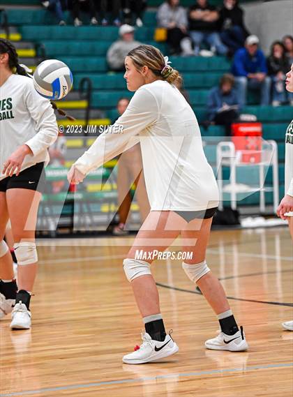 Thumbnail 2 in McMullen County vs Neches (UIL 1A Region IV Semifinal) photogallery.