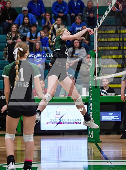 Thumbnail 1 in McMullen County vs Neches (UIL 1A Region IV Semifinal) photogallery.