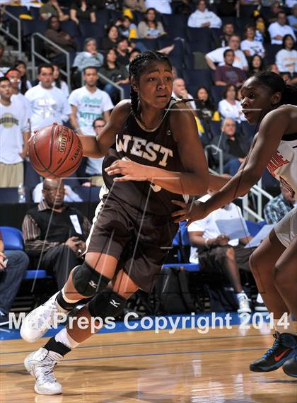 Thumbnail 1 in Chaminade vs. West (CIF SoCal Regional D2 Final) photogallery.