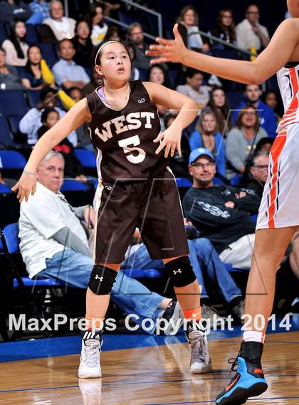 Thumbnail 2 in Chaminade vs. West (CIF SoCal Regional D2 Final) photogallery.